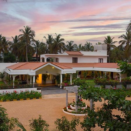 Stayvista At Silver Oak Farm - Breakfast Included Bangalore Exterior foto