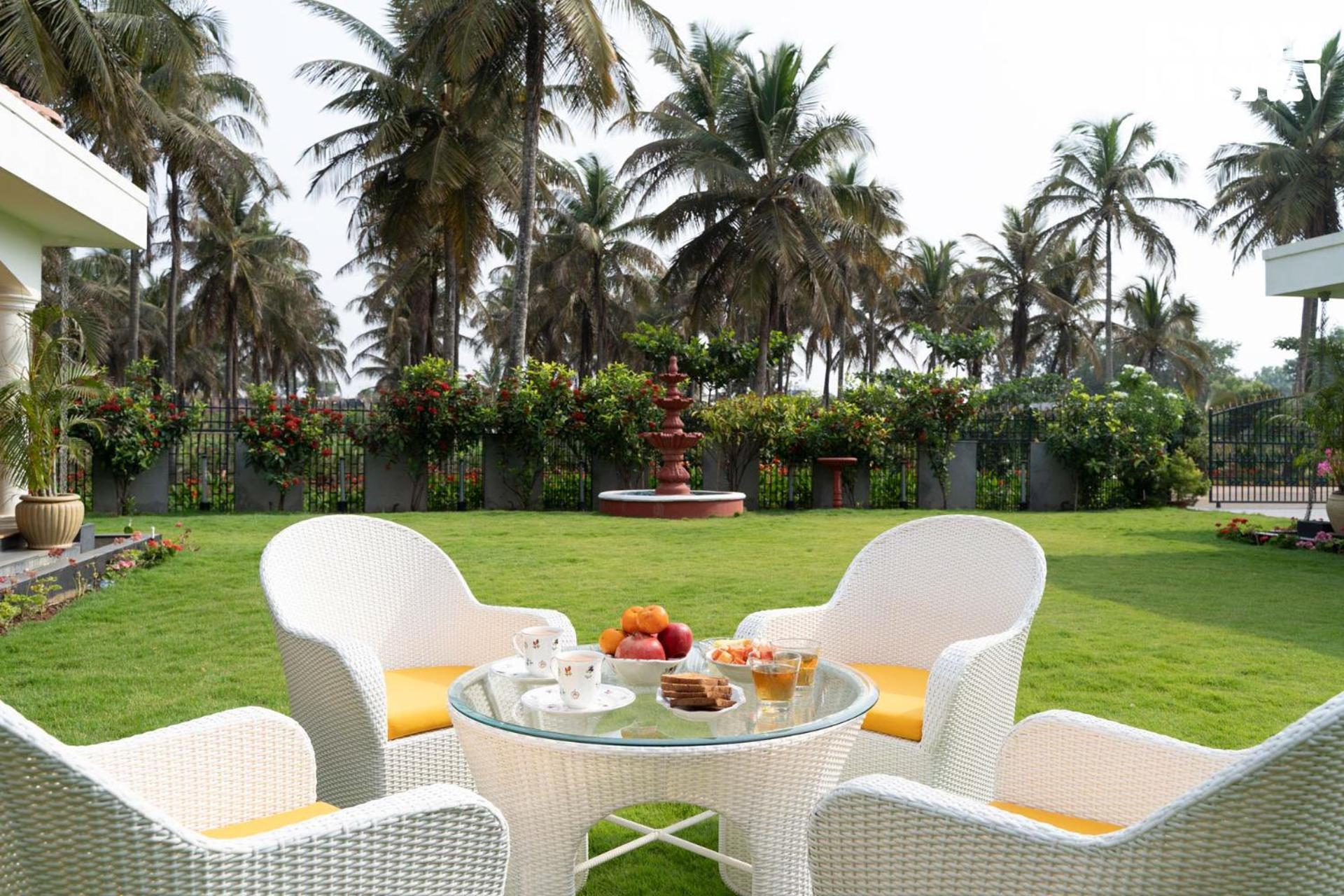 Stayvista At Silver Oak Farm - Breakfast Included Bangalore Exterior foto